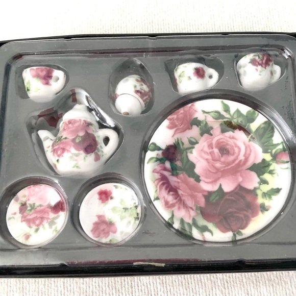 MINIATURE PORCELAIN TEA SET - Picture 1 of 5